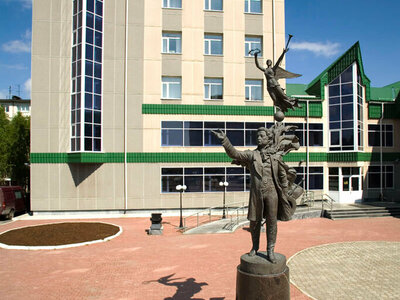 Центральная городская библиотека имени А.С.Пушкина. Библиотека основана в 1965 году. В 2000 году открылось новое здание на улице Республики, а в 2002 году библиотеке было присвоено имя А.С. Пушкина.